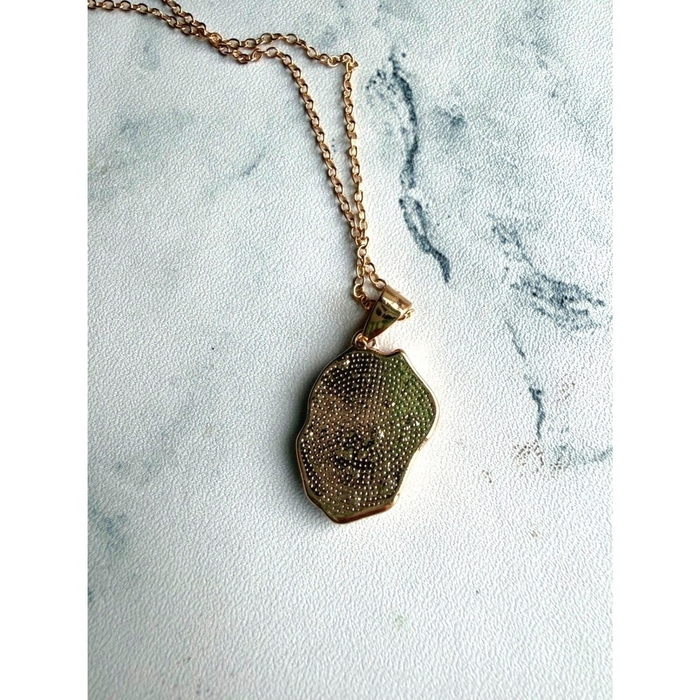 Coastal Grandma Monogram 'G' 18k Gold Plated Oceanus Pearl Oyster Necklace - Picture 5 of 5